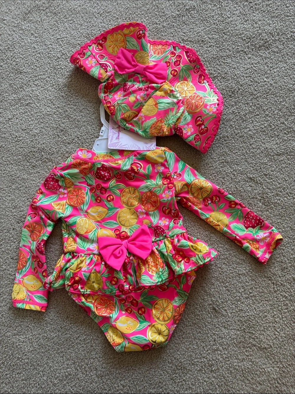 Tommy Bahama two piece